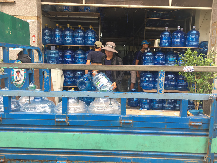 Giao nước khoáng lavie tại TPHCM