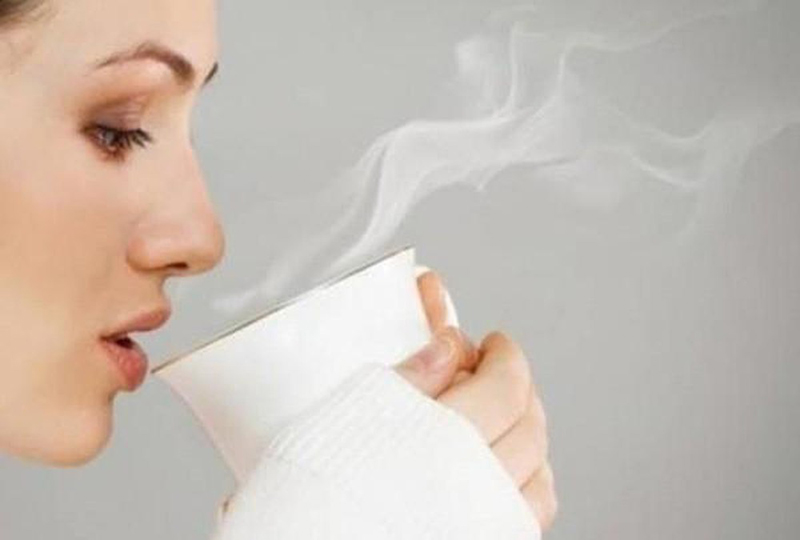 Uống nước ấm làm giảm lão hóa da