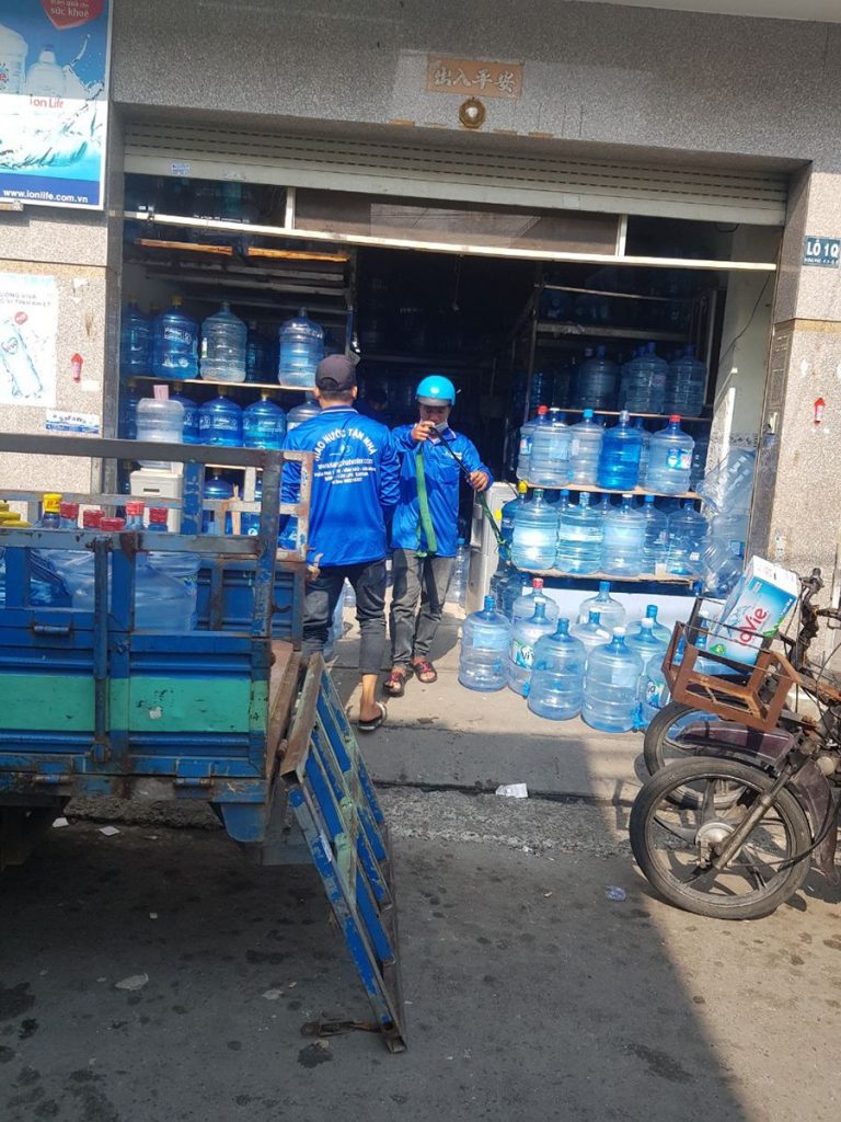 Dịch vụ giao nước văn phòng phường Bến Thành nhanh chóng tận nơi