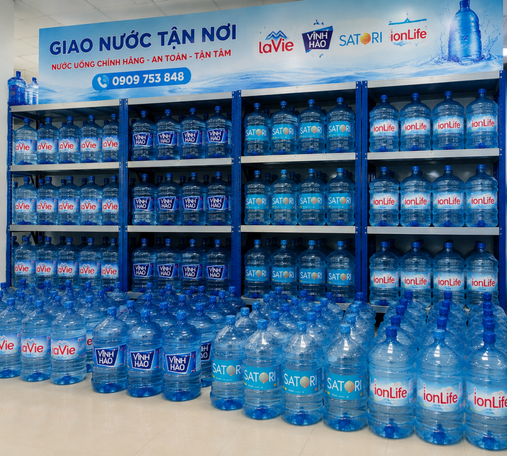 Kho hàng Gia Phát Water luôn đảm bảo nguồn nước chính hãng và sẵn sàng giao ngay.
